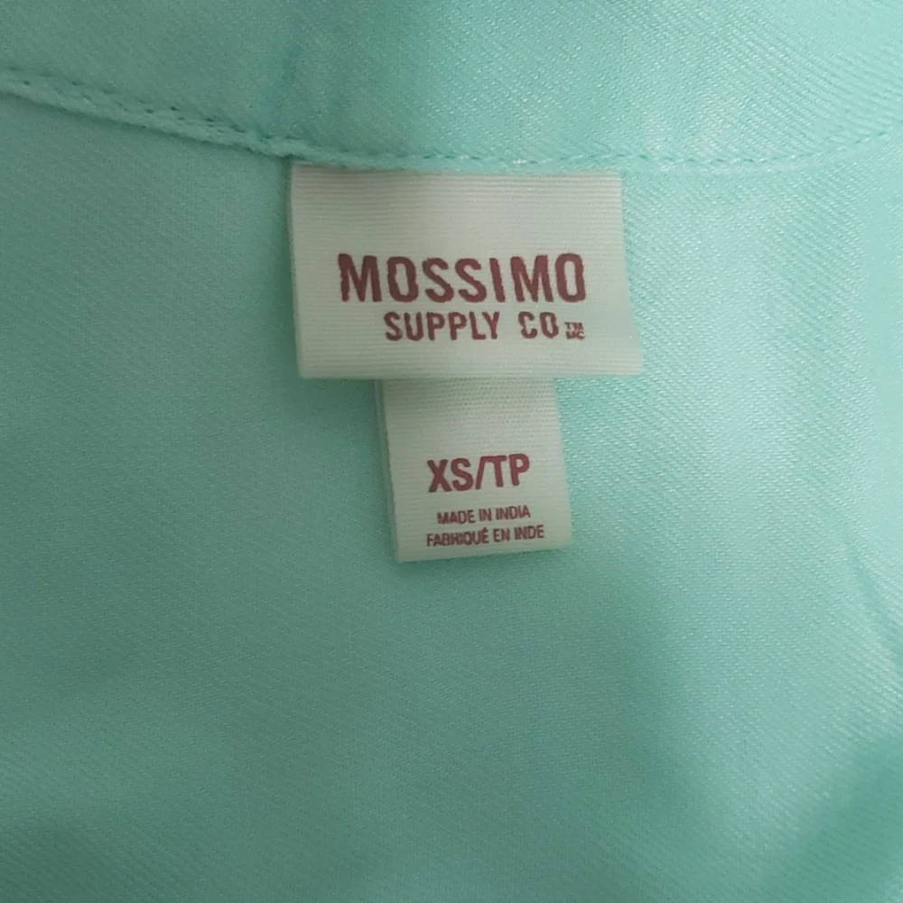 New Mossino XS Button Down Shirt